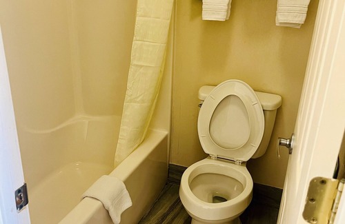 Fort Wayne Hotel | Days Inn by Wyndham Fort Wayne