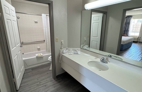 Georgetown Hotel | Days Inn by Wyndham Georgetown