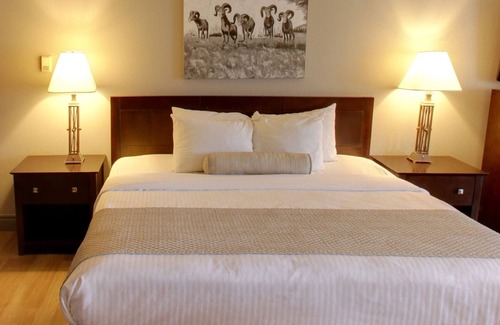 Golden Hotel | Days Inn by Wyndham Golden