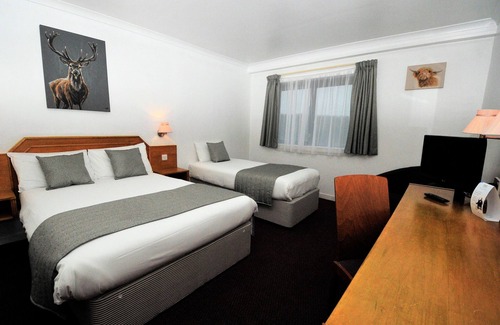 Hamilton Hotel | Days Inn by Wyndham Hamilton