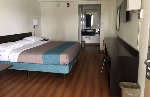 Indianapolis Hotel | Days Inn by Wyndham Indianapolis South