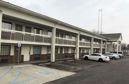 Indianapolis Hotel | Days Inn by Wyndham Indianapolis South