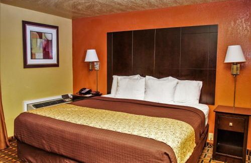 Joplin Hotel | Days Inn by Wyndham Joplin