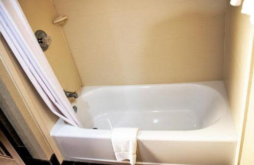Joplin Hotel | Days Inn by Wyndham Joplin