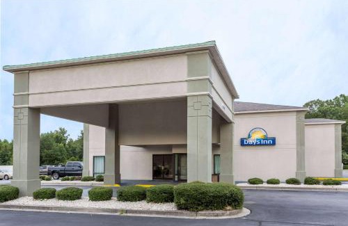 Lugoff Hotel | Days Inn by Wyndham Lugoff