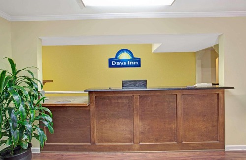 Marietta Hotel | Days Inn by Wyndham Marietta White Water