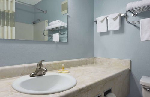 Franklin Hotel | Days Inn by Wyndham Middletown