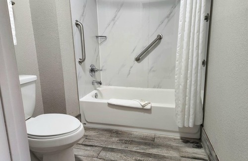 Monroe Hotel | Days Inn by Wyndham Monroe LA