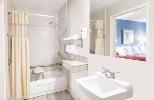 Talbot's Corner Hotel | Days Inn by Wyndham Nashville North/Opryland Area