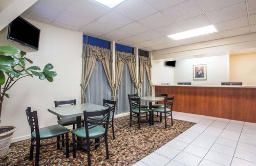 Fellowship Hotel | Days Inn by Wyndham Ocala North