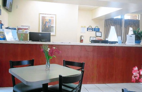 Fellowship Hotel | Days Inn by Wyndham Ocala North