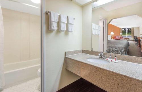 Orangeburg Hotel | Days Inn by Wyndham Orangeburg South