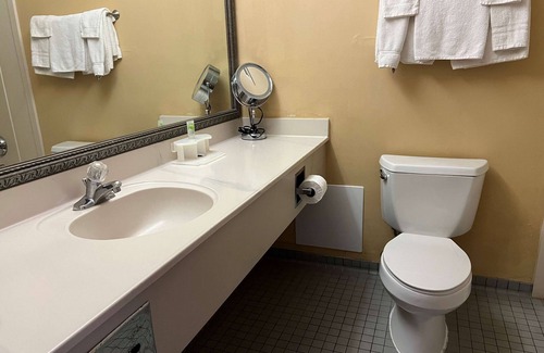 Pittsburg Hotel | Days Inn by Wyndham Pittsburg KS