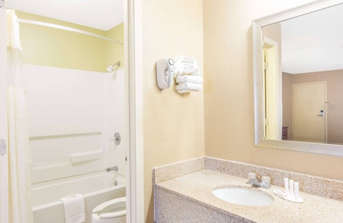 Ripley Hotel | Days Inn by Wyndham Ripley