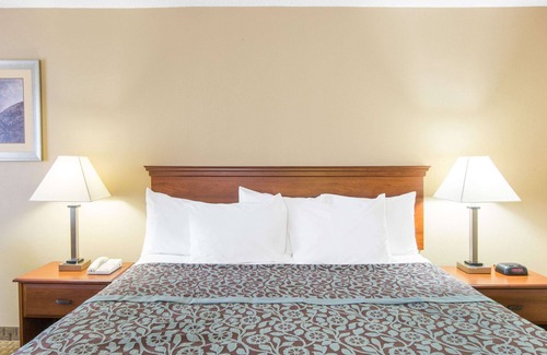 Ripley Hotel | Days Inn by Wyndham Ripley