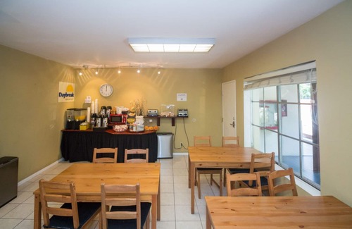 Cortez Hill Hotel | Days Inn by Wyndham San Diego/Downtown/Convention Center