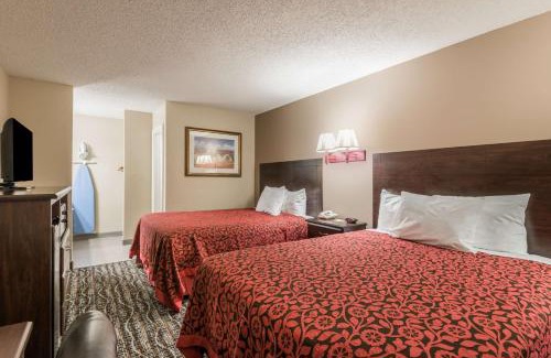 Rio Vista Hotel | Days Inn by Wyndham San Marcos