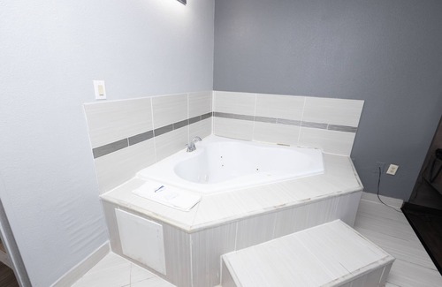 Sharonville Hotel | Days Inn by Wyndham Sharonville