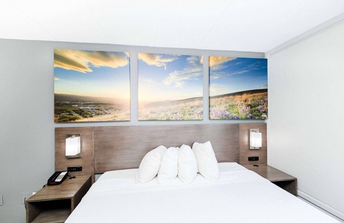 Sharonville Hotel | Days Inn by Wyndham Sharonville