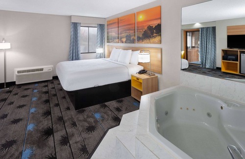 Wooster Hotel | Days Inn by Wyndham Wooster