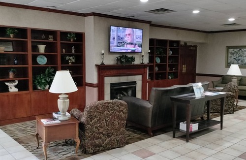 West Southern Pines Hotel | Days Inn & Conf Center by Wyndham Southern Pines Pinehurst