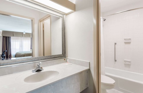 West Southern Pines Hotel | Days Inn & Conf Center by Wyndham Southern Pines Pinehurst