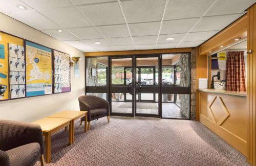 Kendal Hotel | Days Inn Kendal - Killington Lake