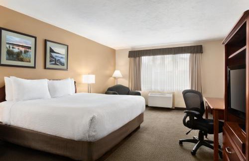 Moncton Hotel | Days Inn & Suites by Wyndham Moncton