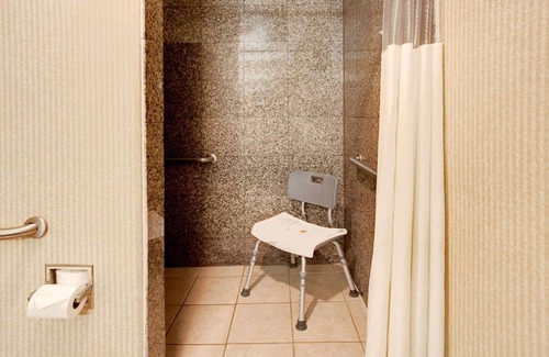 Artesia Hotel | Days Inn & Suites by Wyndham Artesia