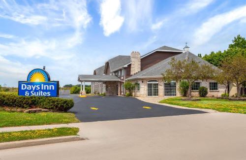 Kaukauna Hotel | Days Inn & Suites by Wyndham Kaukauna WI