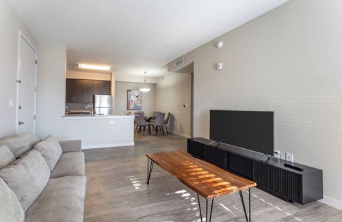 Daytona Beach Apartment | Daytona 2BR w/Parking – Family and Pet Friendly