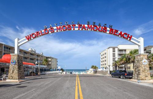 Davis Apartment | Daytona Condo with Beautiful Ocean and City View