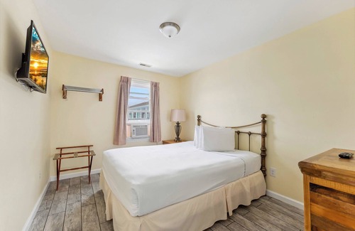 Wildwood Hotel | Daytona Inn and Suites - Three Bedroom Apartment