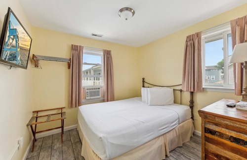 Wildwood Hotel | Daytona Inn and Suites - Three Bedroom Apartment