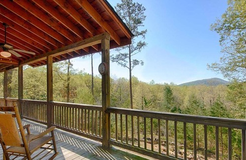 Morganton Cabin | Daze Off by Escape to Blue Ridge