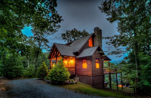 Morganton Cabin | Daze Off by Escape to Blue Ridge