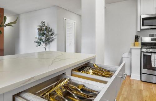 Crystal City Apartment | DC Luxury Apartment Near Metro