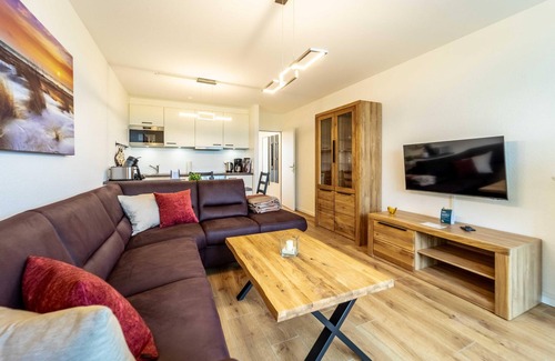Dorumer Neufeld Apartment | De Wisch - Newly renovated vacation apartment with pool and sauna