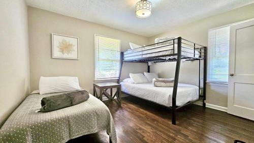 Atlanta House | Decatur Home Minutes to ATL Sleeps 10