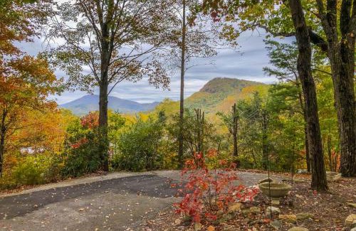 Tiger House | Deck and Game Room Mountaintop Hideaway in Tiger!