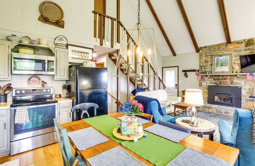 Zionville Cottage | Deck, Fire Pit, Games: Family Escape Near Boone