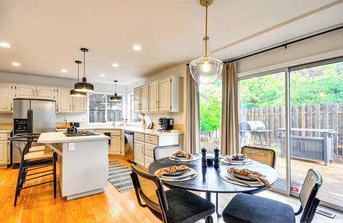 Beaverton House | Deck & Gas Fire Pit: Gorgeous Home in Beaverton!