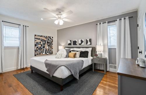 Woodstock House | Decked Out 3BR Near Atlanta National Golf Club