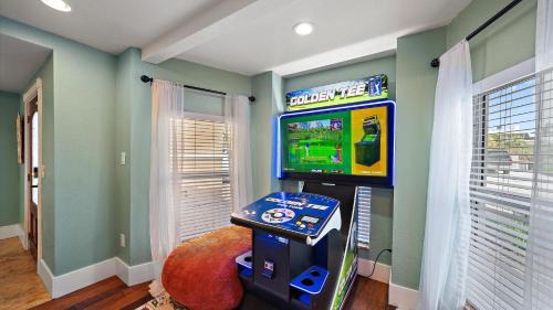Whitney Beach House | Decked Out on Marbury