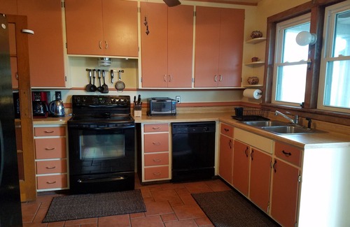Accident House | Deep Creek Lake Area! Spend Less on Lodging and More on FUN!