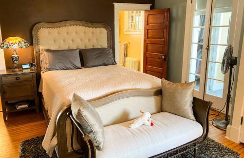 Historic District House | Deep in the Heart of Crabtown - iTrip Annapolis