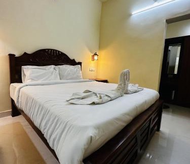 Aadit House | Deep Rich Farm villa Munnar