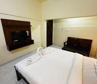 Aadit House | Deep Rich Farm villa Munnar