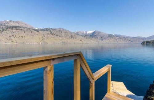 Chelan Hotel | Deep Water Cabin