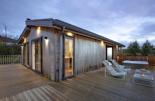 Cheddar Ski Chalet | Deer Leap, Strawberryfield Park - a lodge that sleeps 2 guests in 1 bedroom